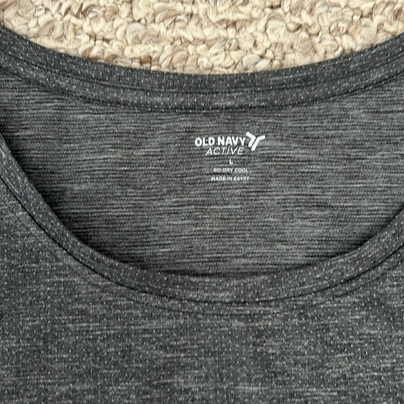 Performance vent tank top NWT - Picture 2 of 3
